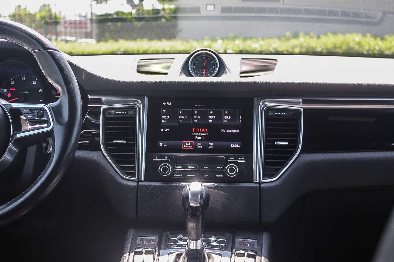 Thumbnail: 2018 Porsche Macan - 17