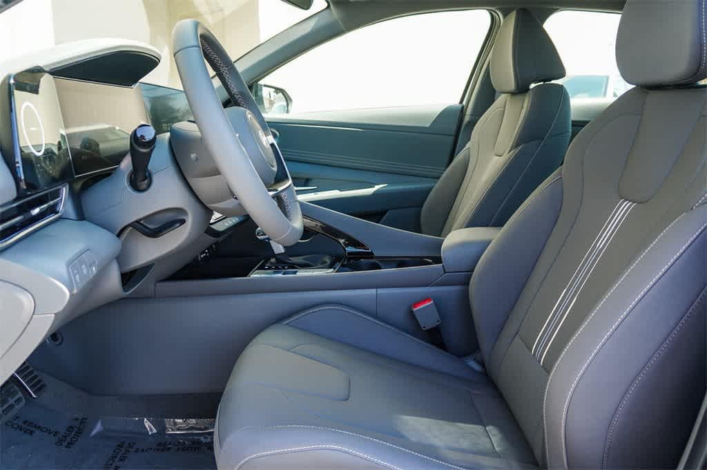 Thumbnail: 2025 Hyundai Elantra - 19