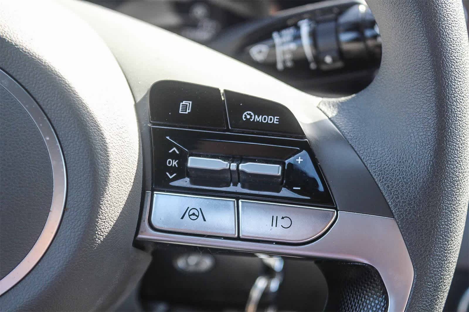 Thumbnail: 2023 Hyundai Elantra - 32