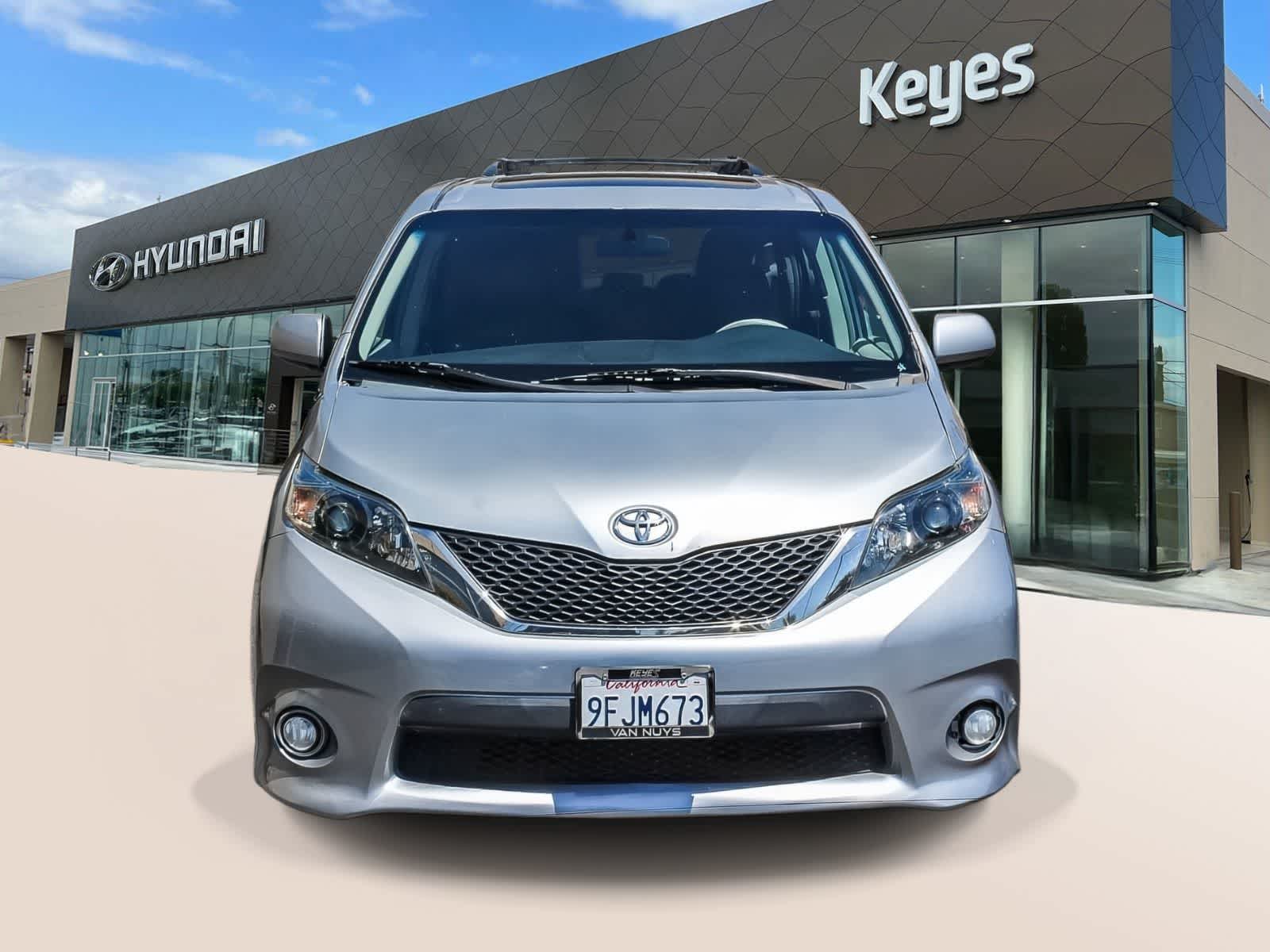 Thumbnail: 2011 Toyota Sienna - 2