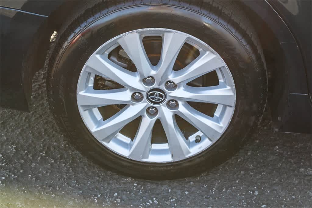 Thumbnail: 2019 Toyota Camry - 9