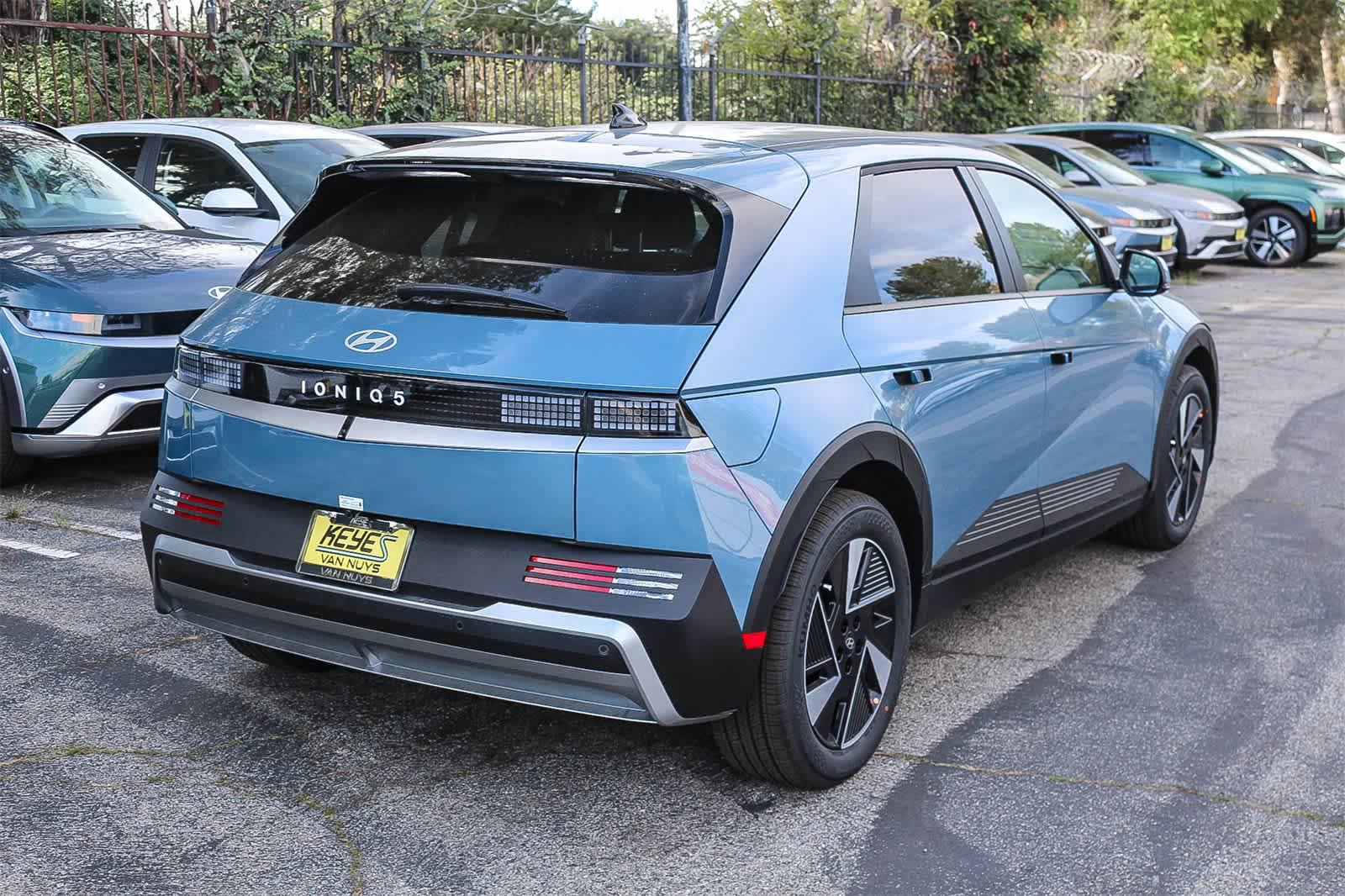 Thumbnail: 2026 Hyundai Ioniq 5 - 4