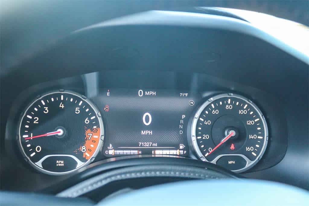 Thumbnail: 2015 Jeep Renegade - 21