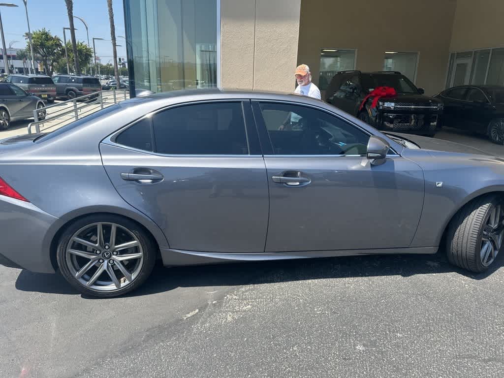 2016 Lexus IS 200t 5