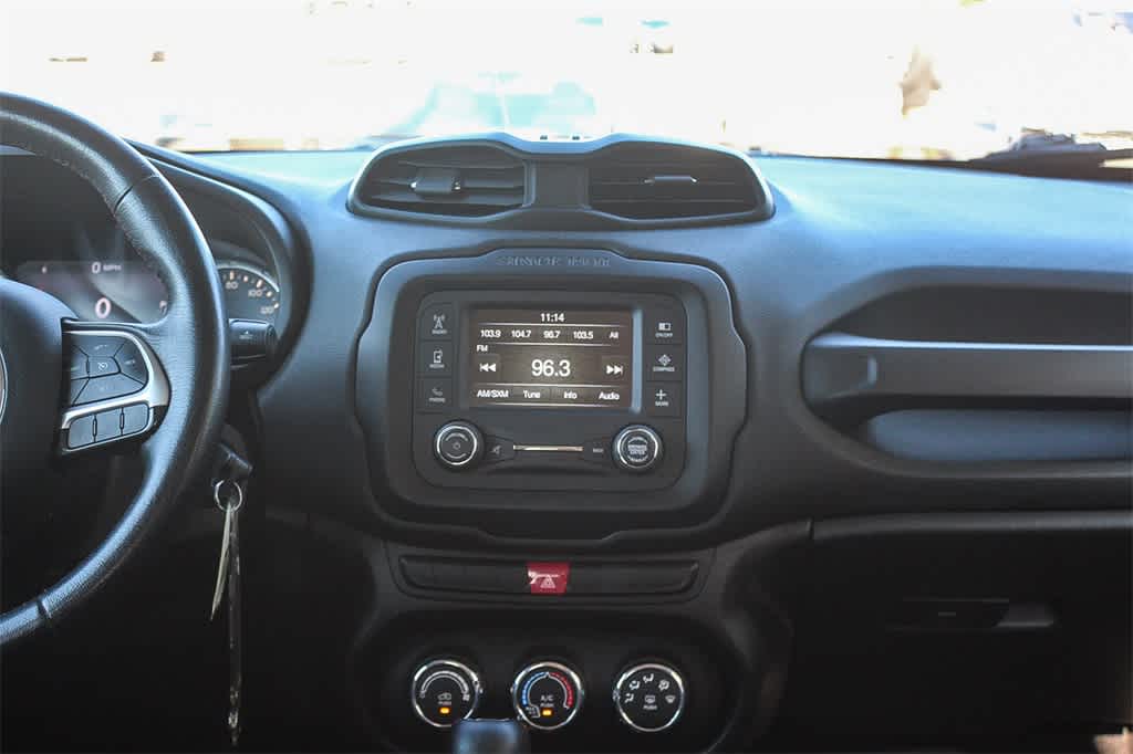 Thumbnail: 2015 Jeep Renegade - 13