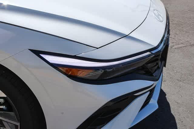 Thumbnail: 2025 Hyundai Elantra - 10