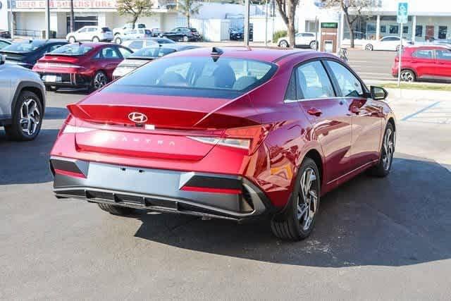 Thumbnail: 2025 Hyundai Elantra - 4
