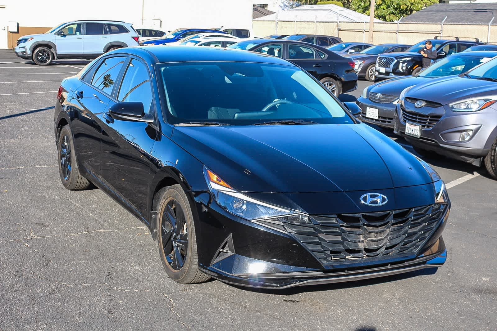 Thumbnail: 2023 Hyundai Elantra - 3