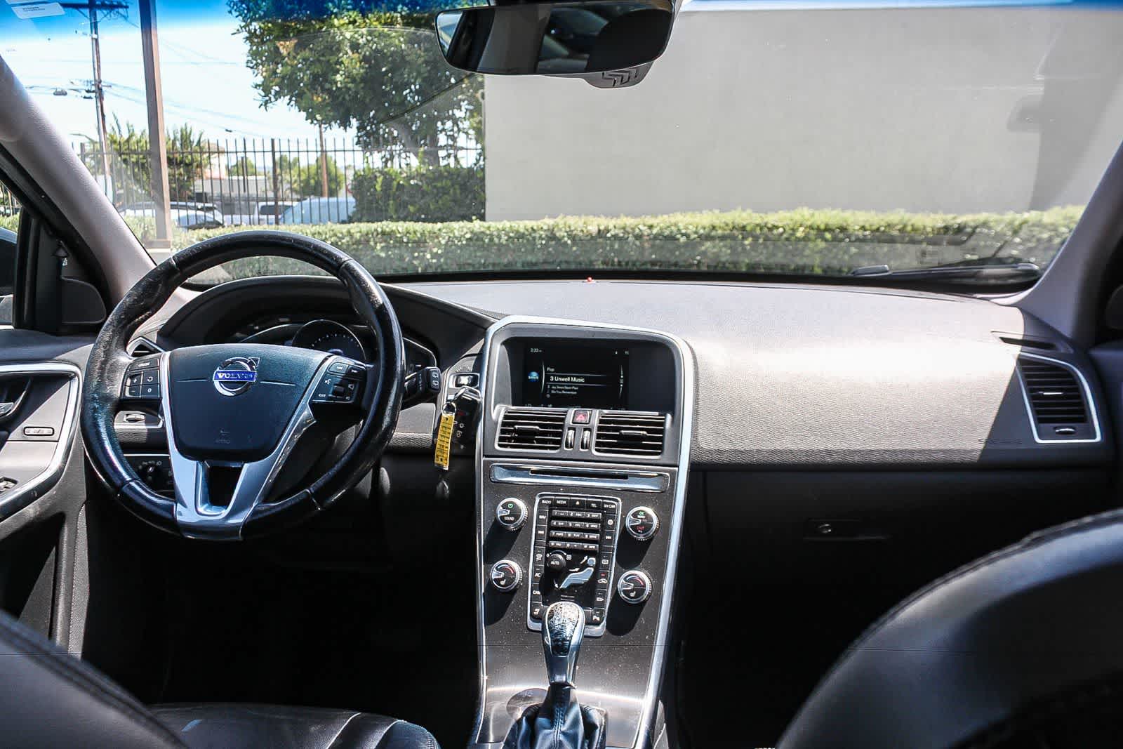 Thumbnail: 2016 Volvo XC60 - 15