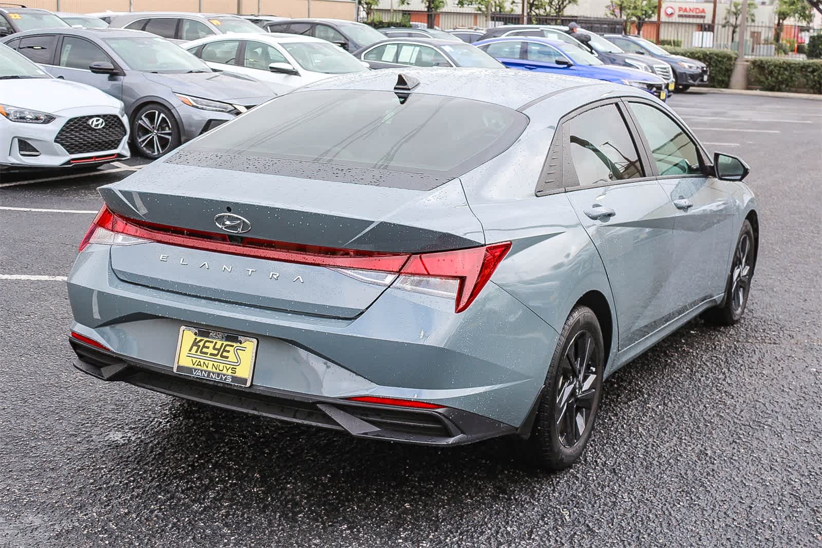 Thumbnail: 2022 Hyundai Elantra - 4