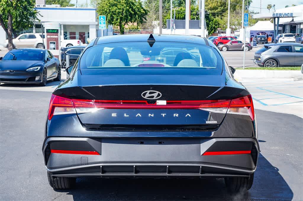 Thumbnail: 2025 Hyundai Elantra - 3