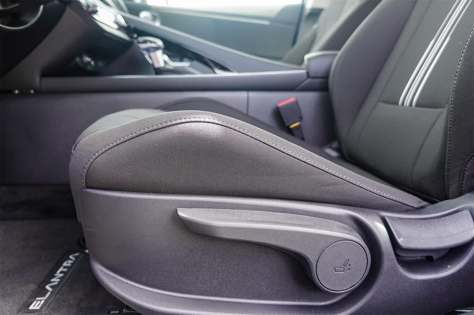 Thumbnail: 2025 Hyundai Elantra - 28