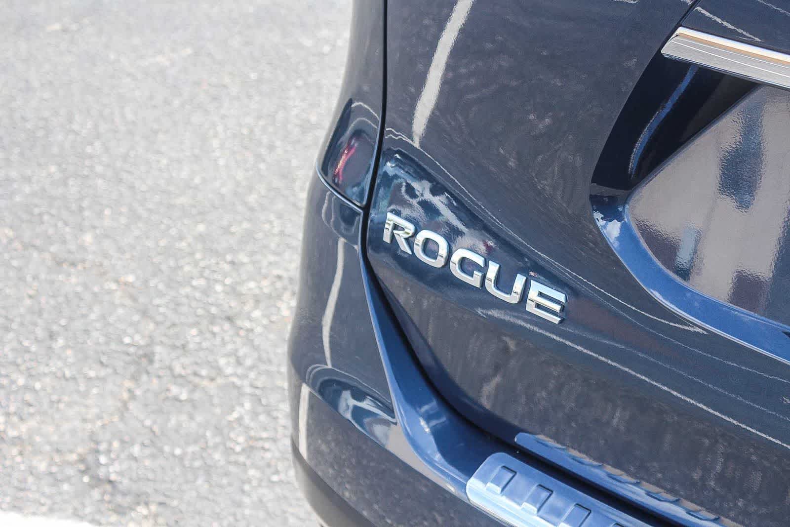 Thumbnail: 2016 Nissan Rogue - 9