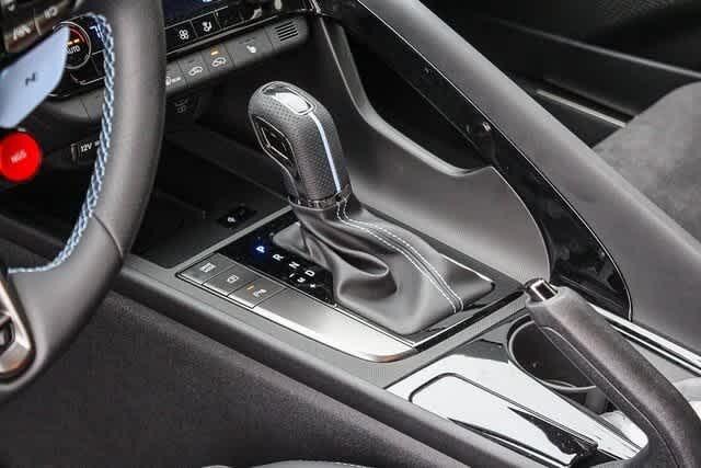 2025 Hyundai Elantra SE 21