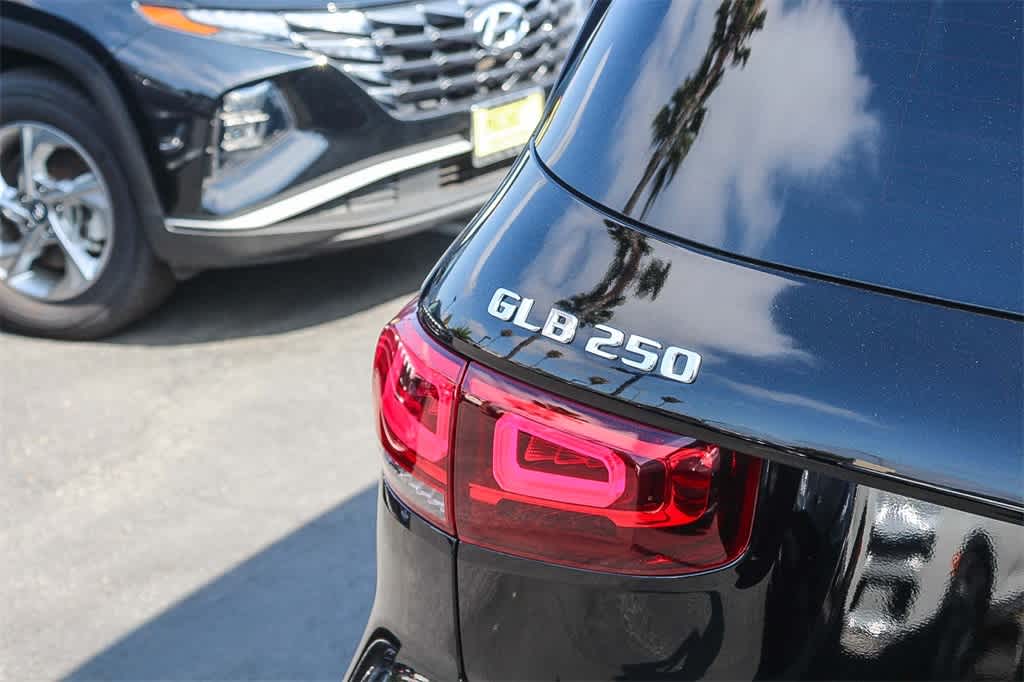 Thumbnail: 2020 Mercedes-Benz GLB - 7