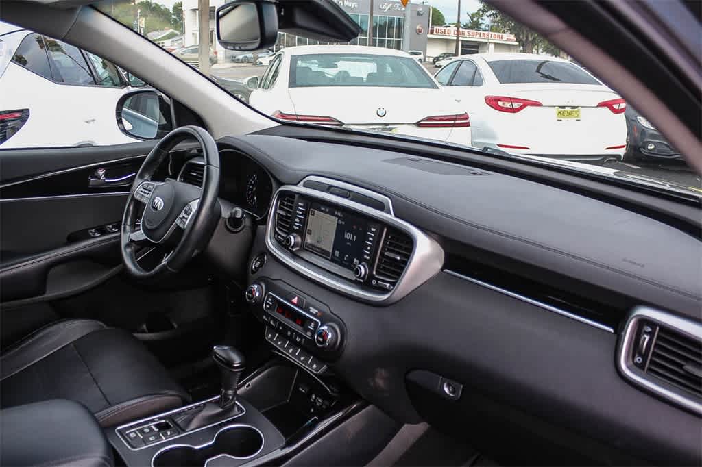 Thumbnail: 2019 Kia Sorento - 19