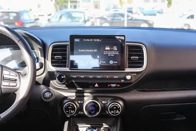 Thumbnail: 2025 Hyundai Venue - 15