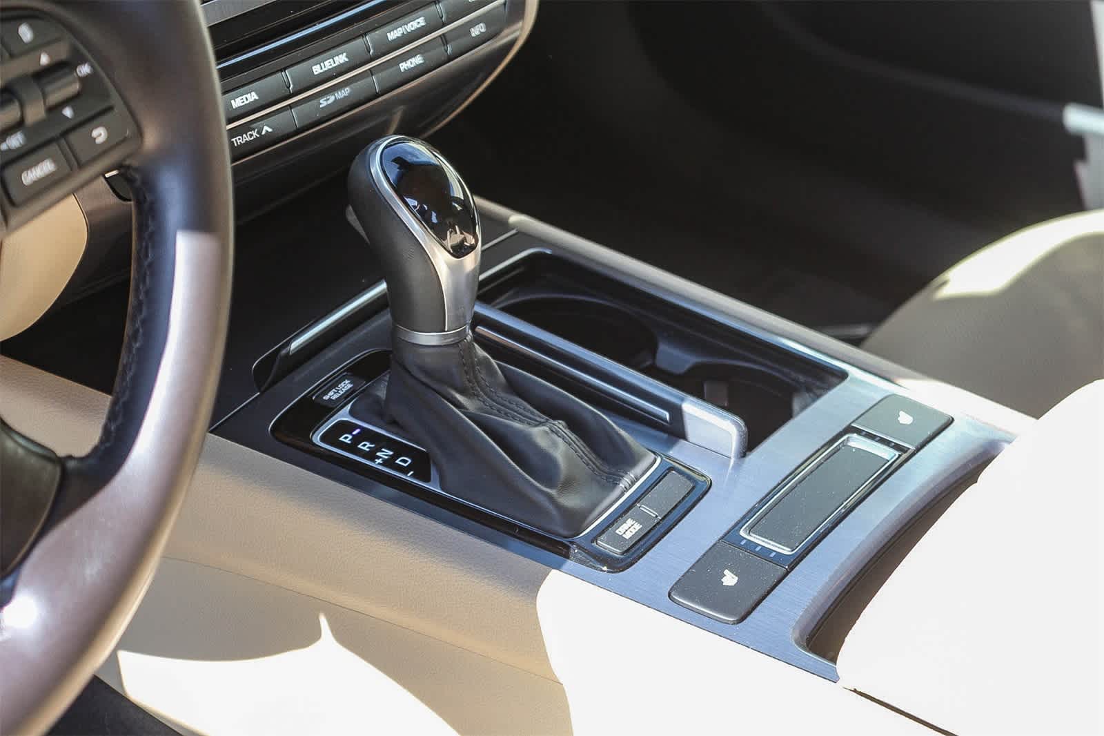 Thumbnail: 2015 Hyundai Genesis - 27