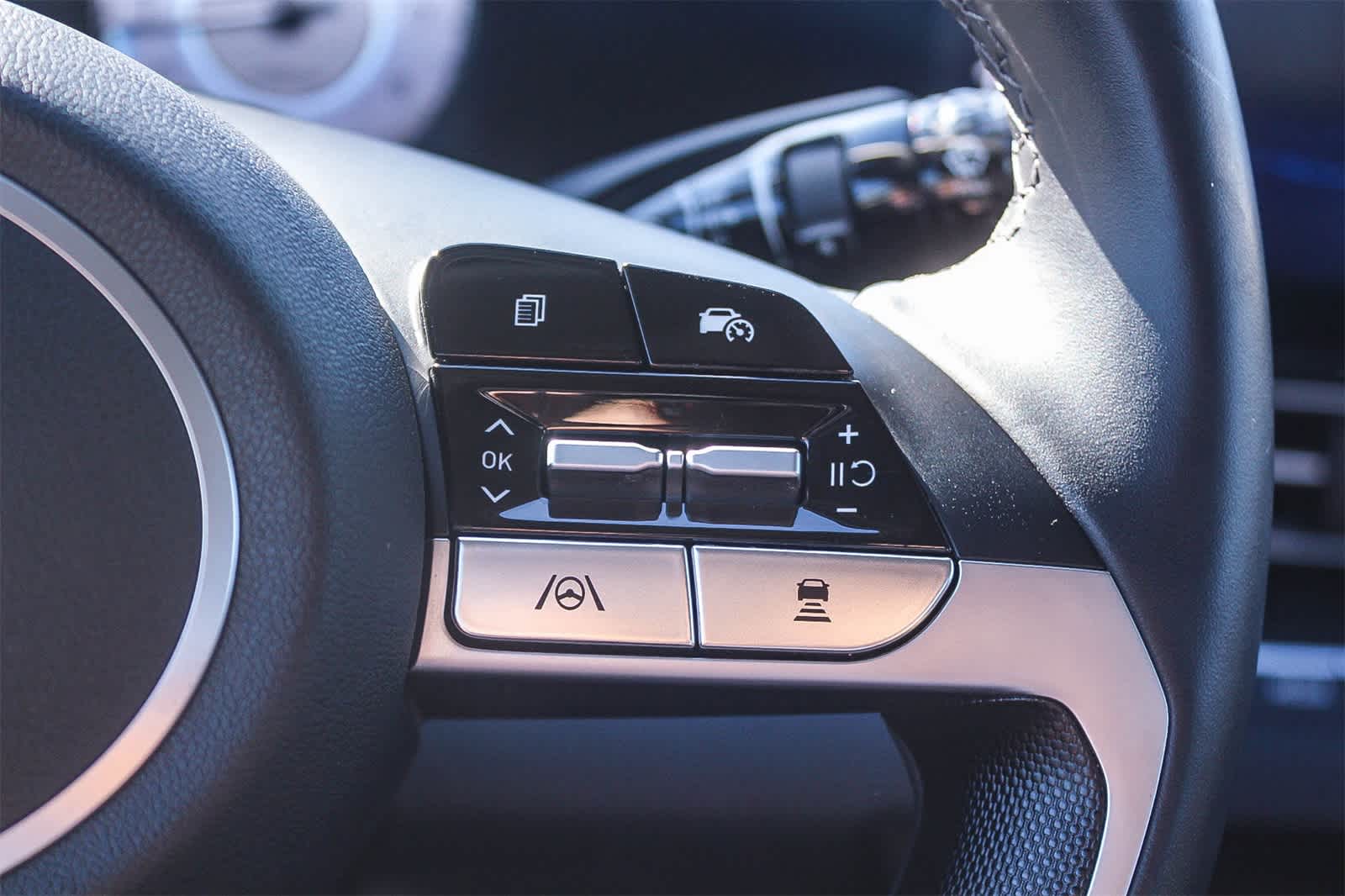 Thumbnail: 2025 Hyundai Elantra - 32