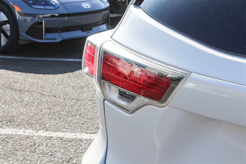 Thumbnail: 2015 Toyota Highlander - 7