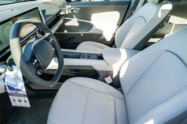 Thumbnail: 2023 Hyundai Ioniq 6 - 17