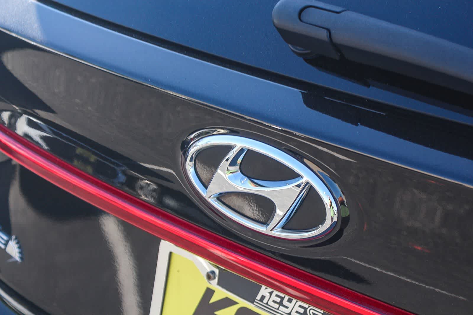 Thumbnail: 2023 Hyundai Santa Fe - 11