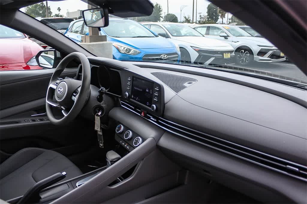 Thumbnail: 2023 Hyundai Elantra - 21