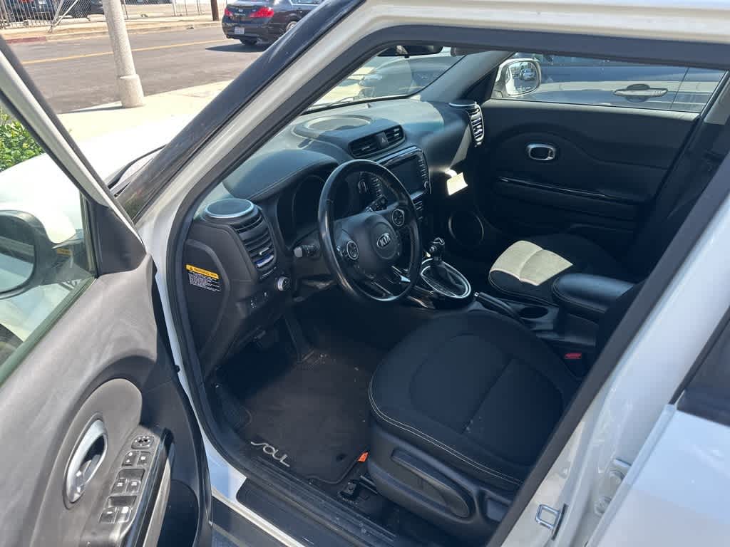 Thumbnail: 2015 Kia Soul - 18