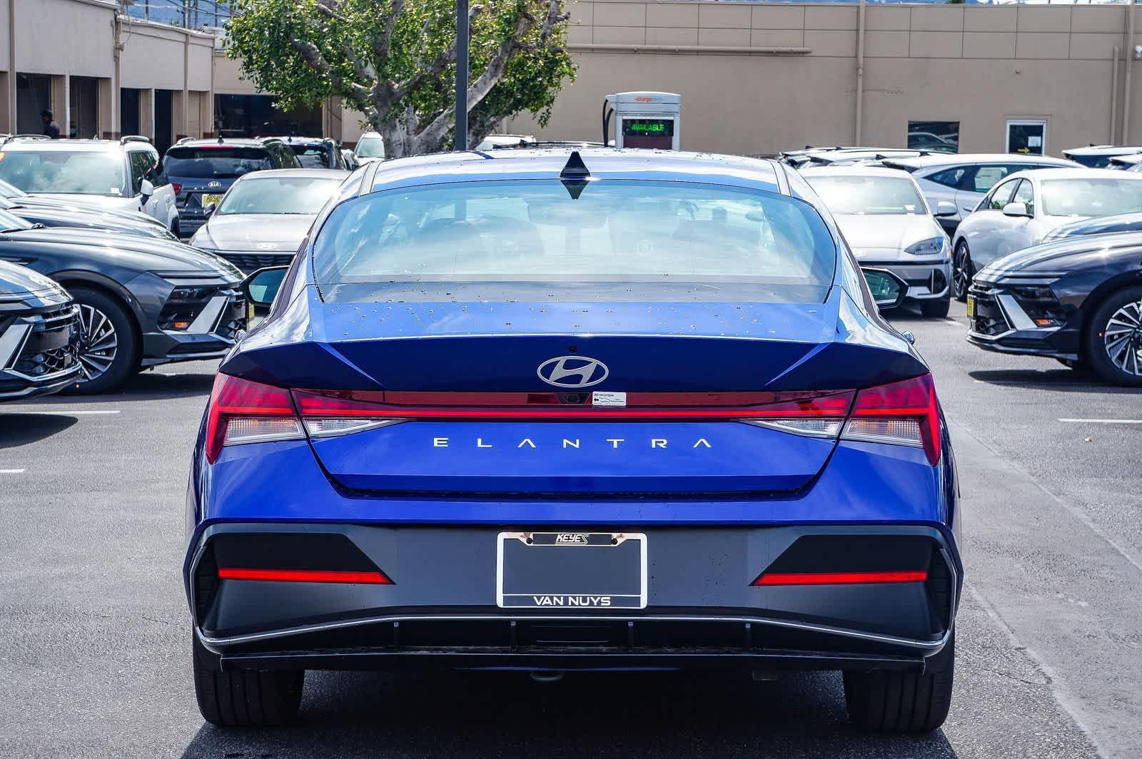 Thumbnail: 2025 Hyundai Elantra - 3