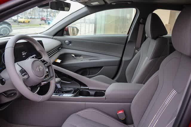 Thumbnail: 2025 Hyundai Elantra - 18