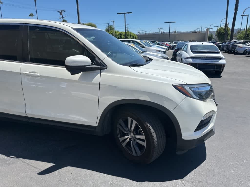 Thumbnail: 2018 Honda Pilot - 17