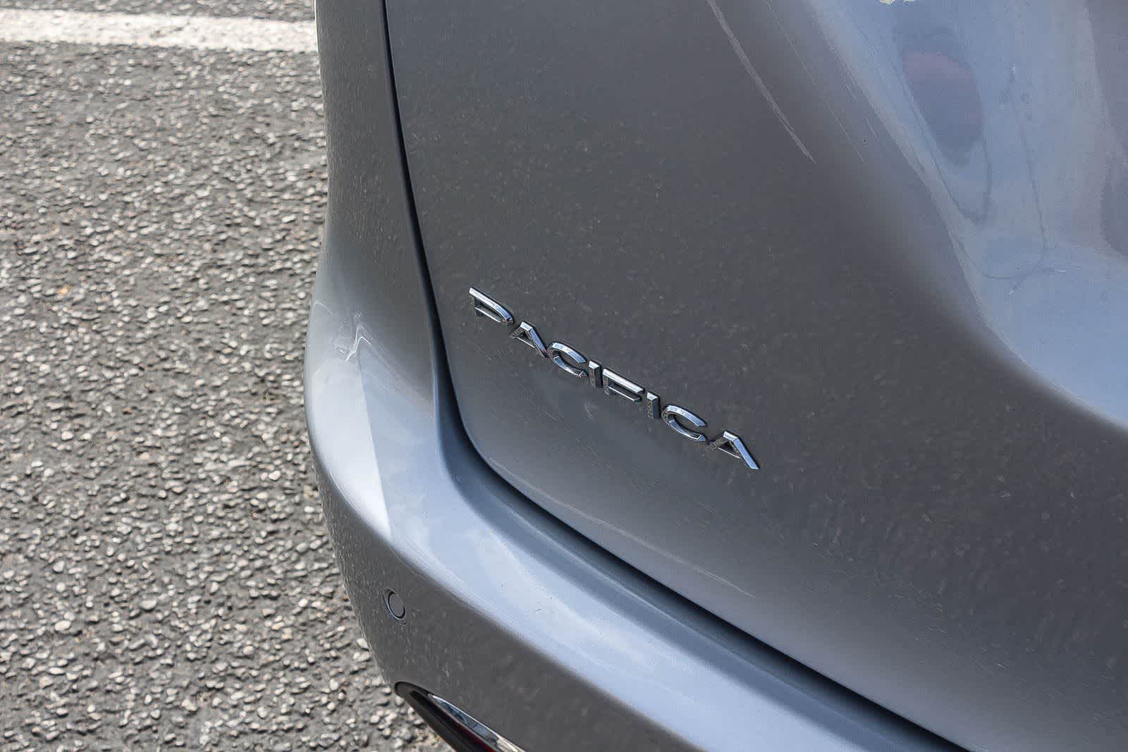 Thumbnail: 2023 Chrysler Pacifica - 9