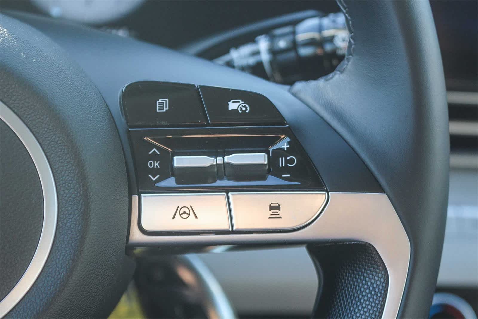 Thumbnail: 2025 Hyundai Elantra - 33