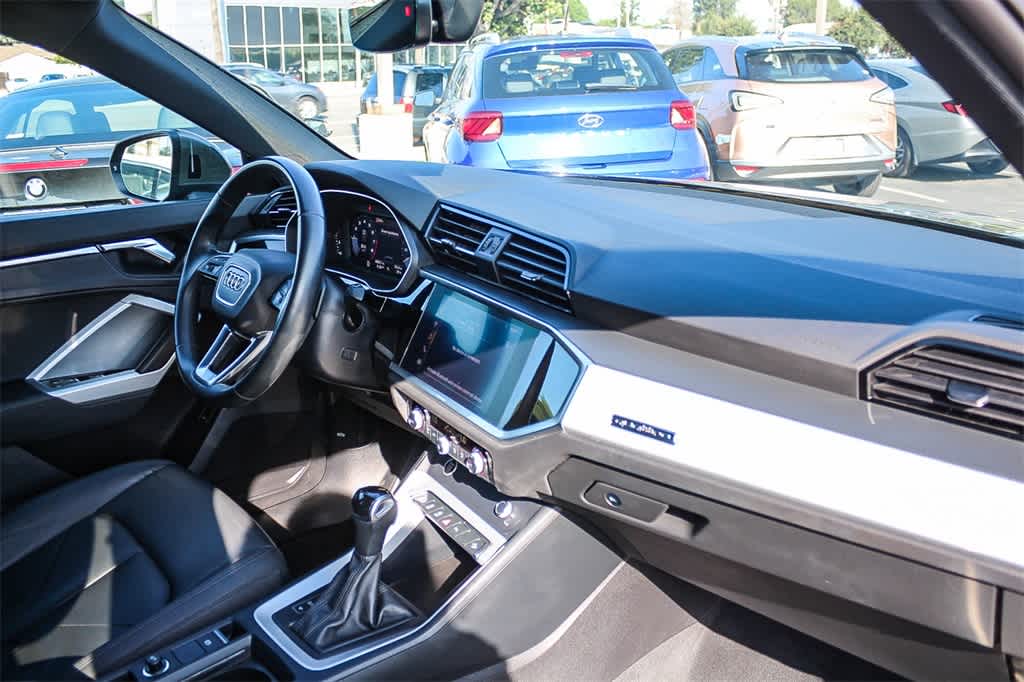 Thumbnail: 2021 Audi Q3 - 19