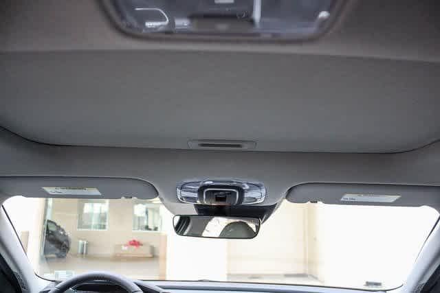 Thumbnail: 2025 Hyundai Elantra - 16