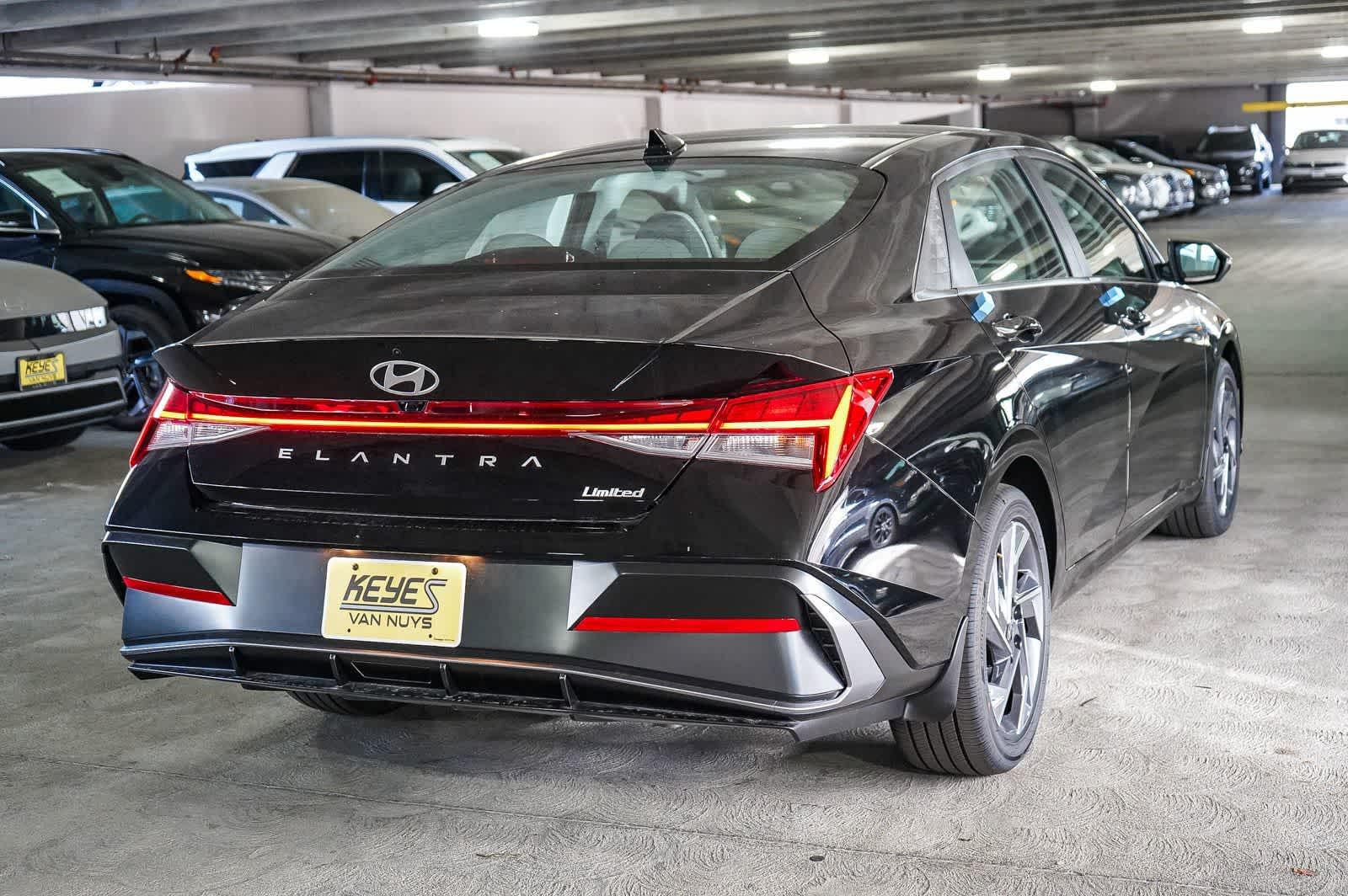 Thumbnail: 2026 Hyundai Elantra - 4