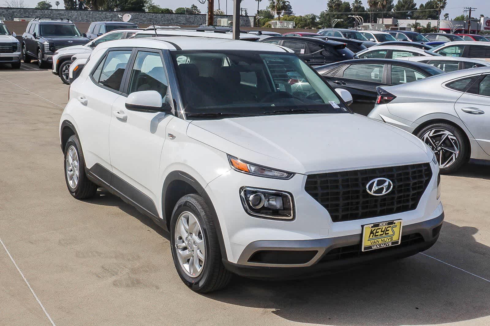 Thumbnail: 2026 Hyundai Venue - 3