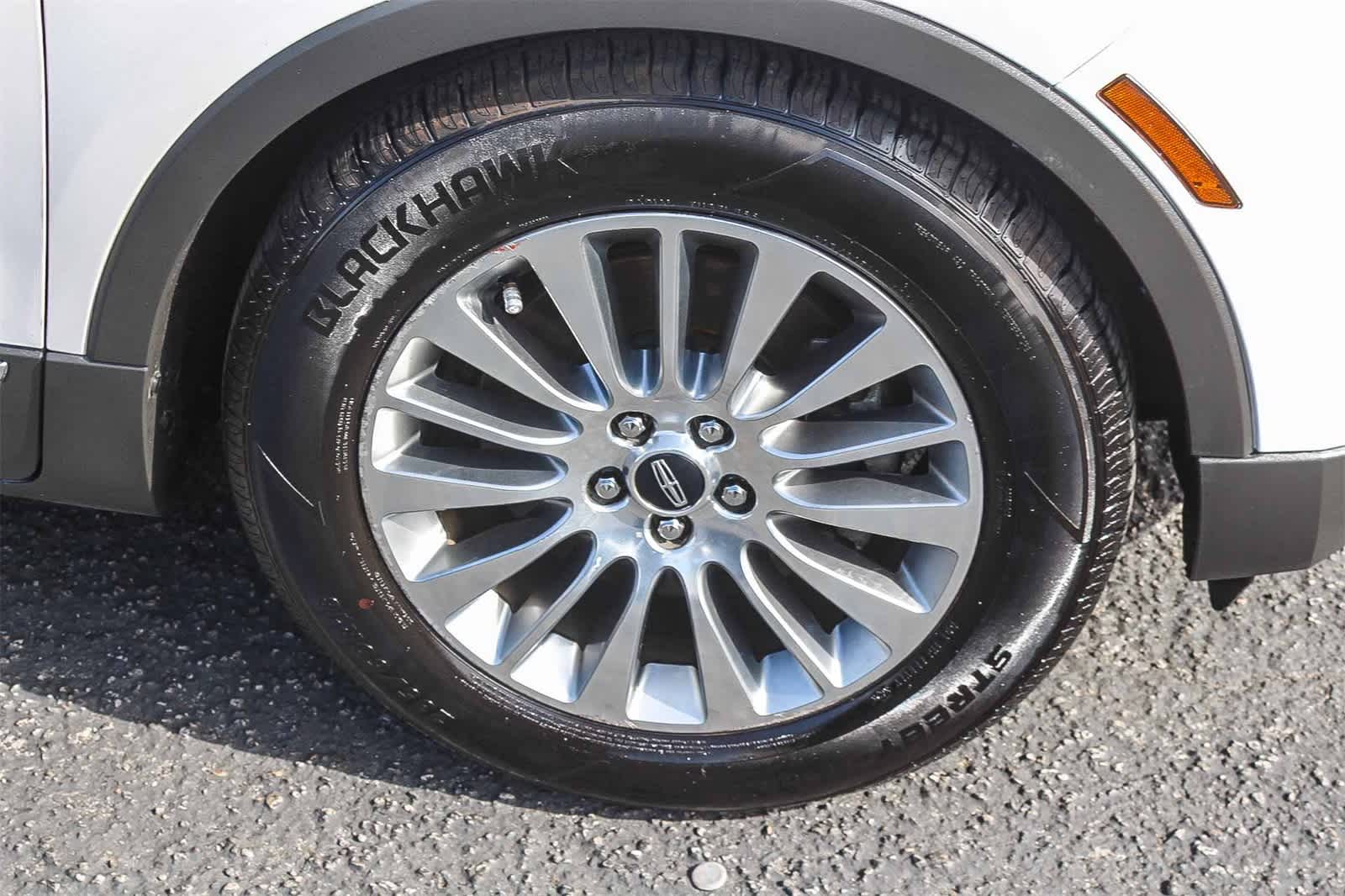 Thumbnail: 2015 Lincoln MKC - 14