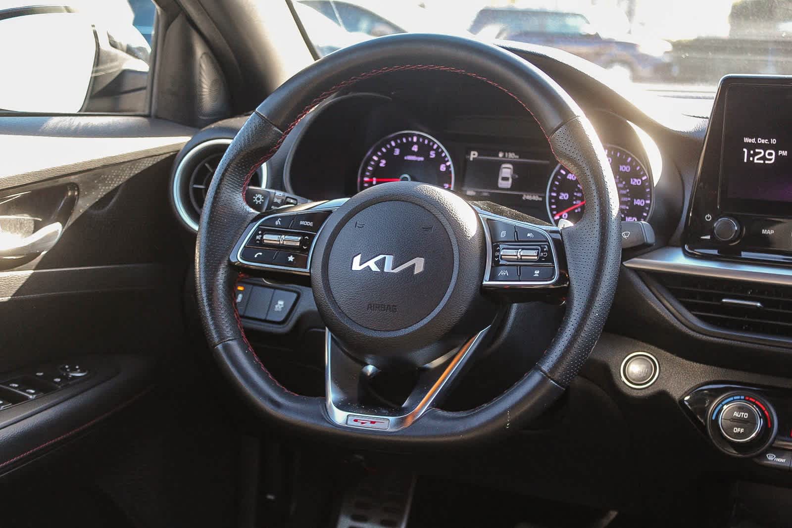 Thumbnail: 2023 Kia Forte - 22