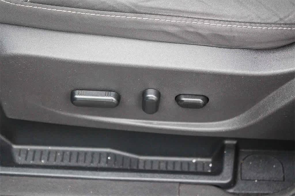 Thumbnail: 2015 Ford Escape - 26