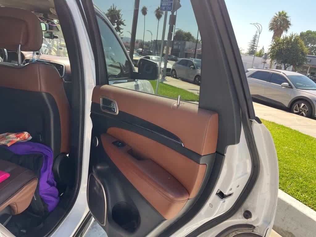 Thumbnail: 2015 Jeep Grand Cherokee - 20