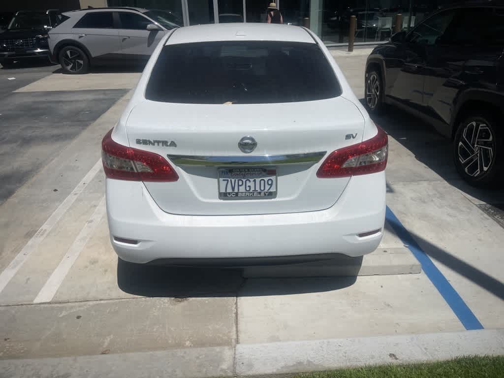 Thumbnail: 2015 Nissan Sentra - 10