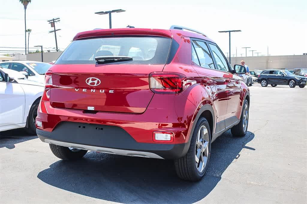 New 2025 Hyundai Venue SEL SUV