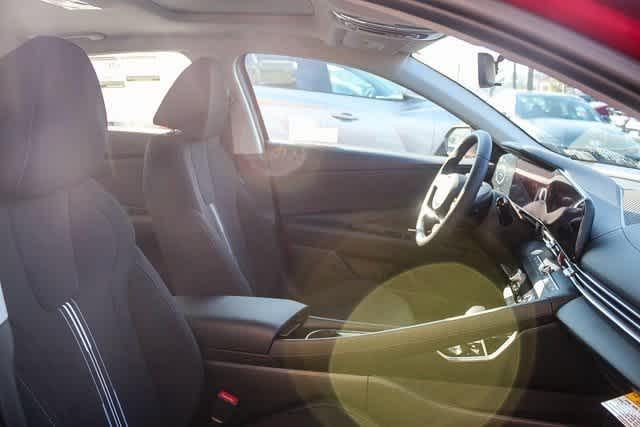 Thumbnail: 2025 Hyundai Elantra - 16