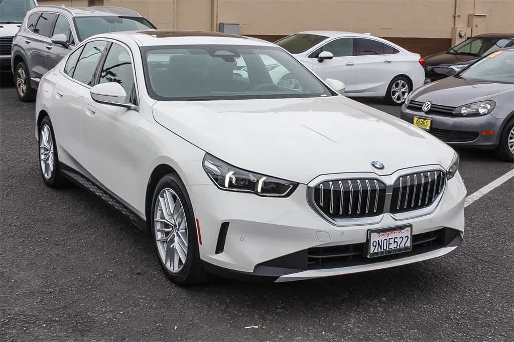 Thumbnail: 2024 BMW 5 Series - 3