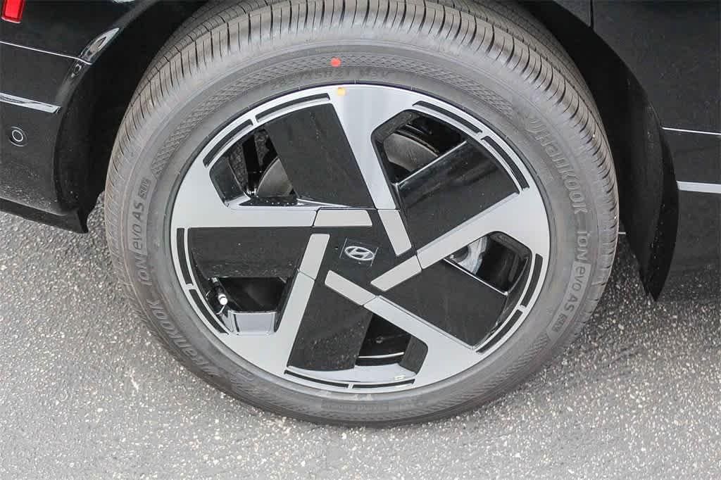 Thumbnail: 2026 Hyundai Ioniq - 9