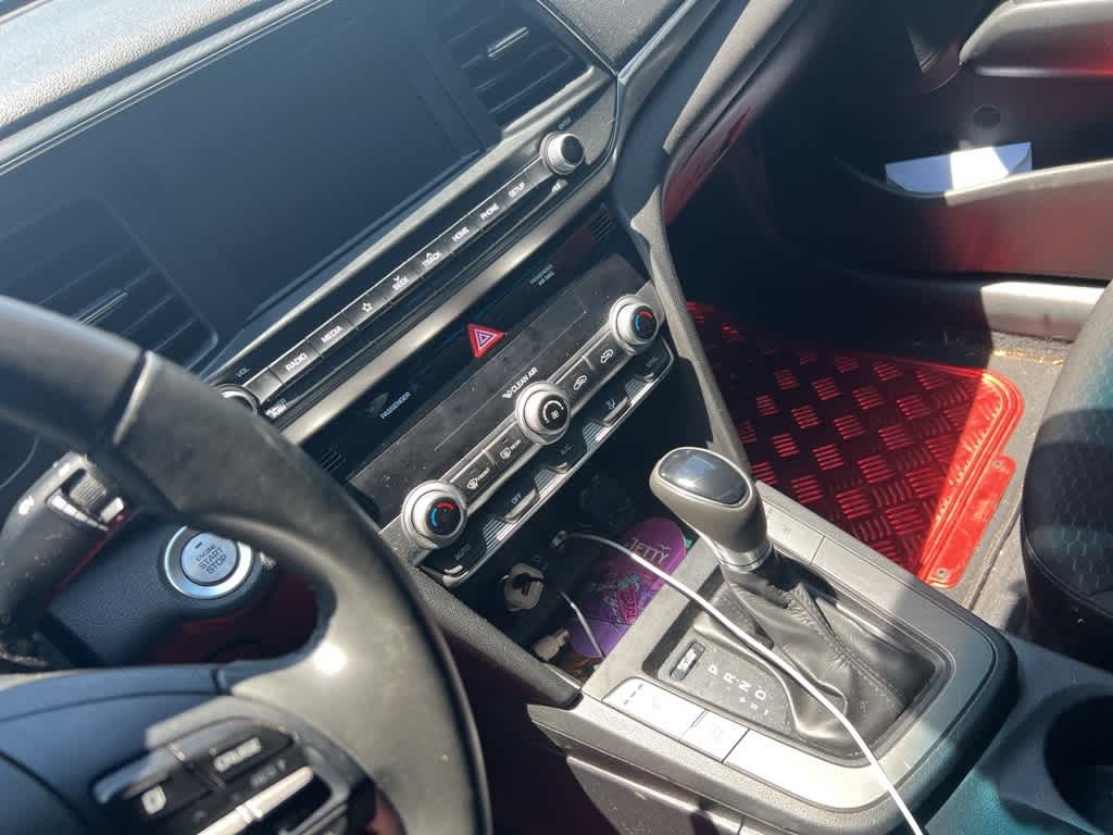 Thumbnail: 2020 Hyundai Elantra - 13