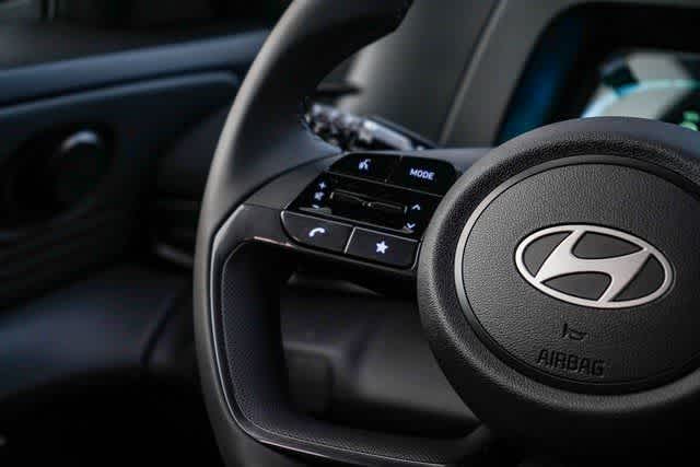 Thumbnail: 2025 Hyundai Elantra - 22