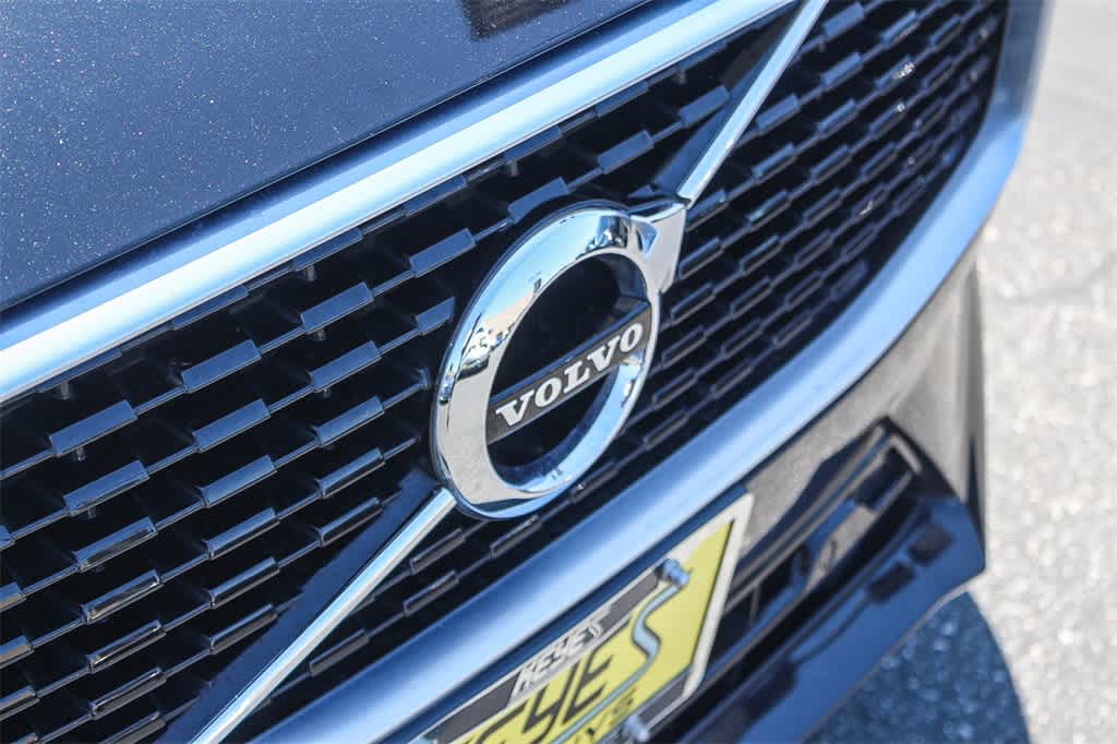 Thumbnail: 2018 Volvo XC60 - 11