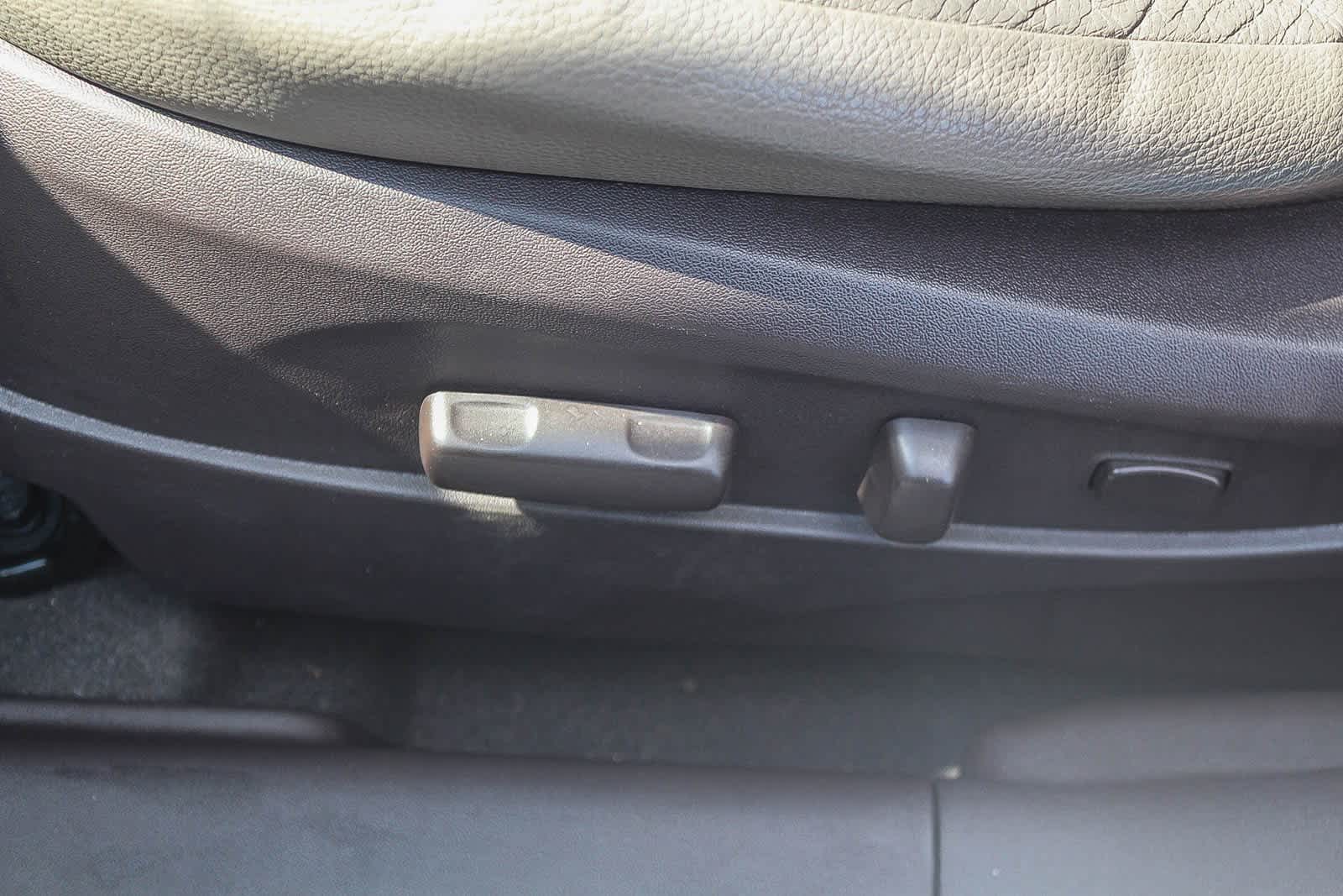 Thumbnail: 2012 Hyundai Tucson - 29